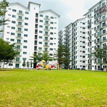 Homestay Pangsapuri Samudera Seri Manjung Lumut Экстерьер фото